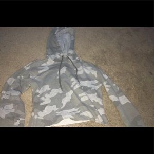 Camo grey cropped hoodie